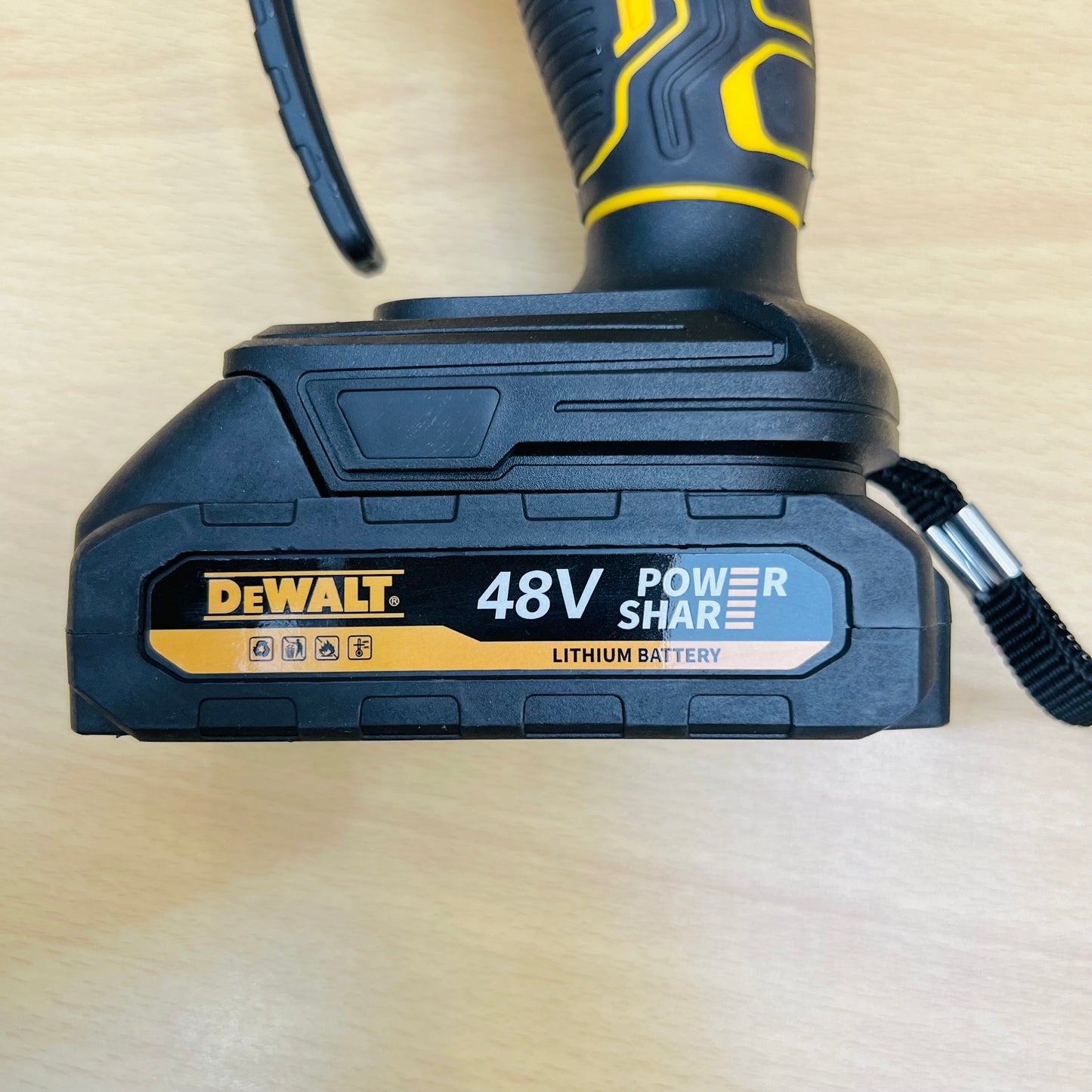 DEWALT 48V Cordless Mini Chainsaw with 2 Batteries & Carry Case – Portable Electric Pruning Saw for Home & Garden