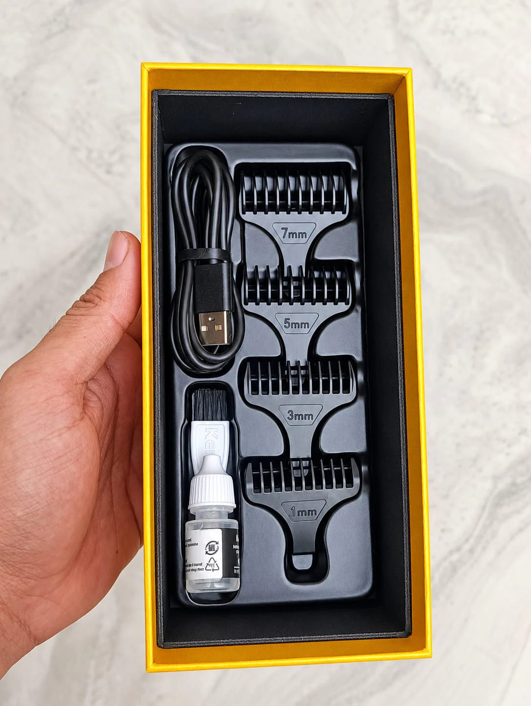 Kemei KM-519A Hair & Beard Trimmer – LCD Display & 7500RPM