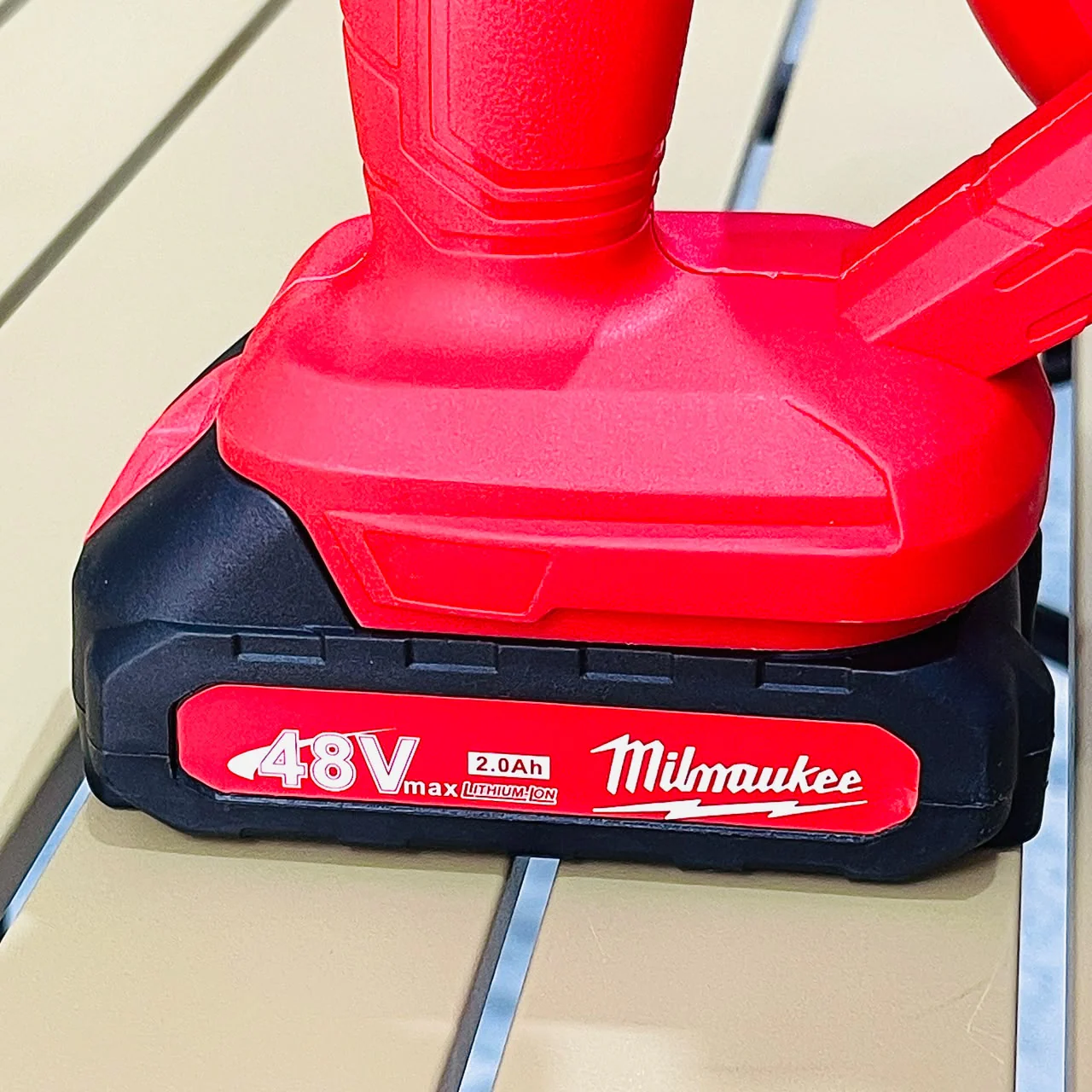 Milwaukee 48 v Cordless Air Blower – Dual Battery Dust Cleaning Kit