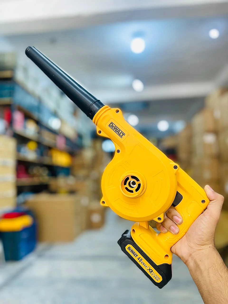DeWalt 48v Cordless Air Blower – Dual Battery Dust Cleaning Kit