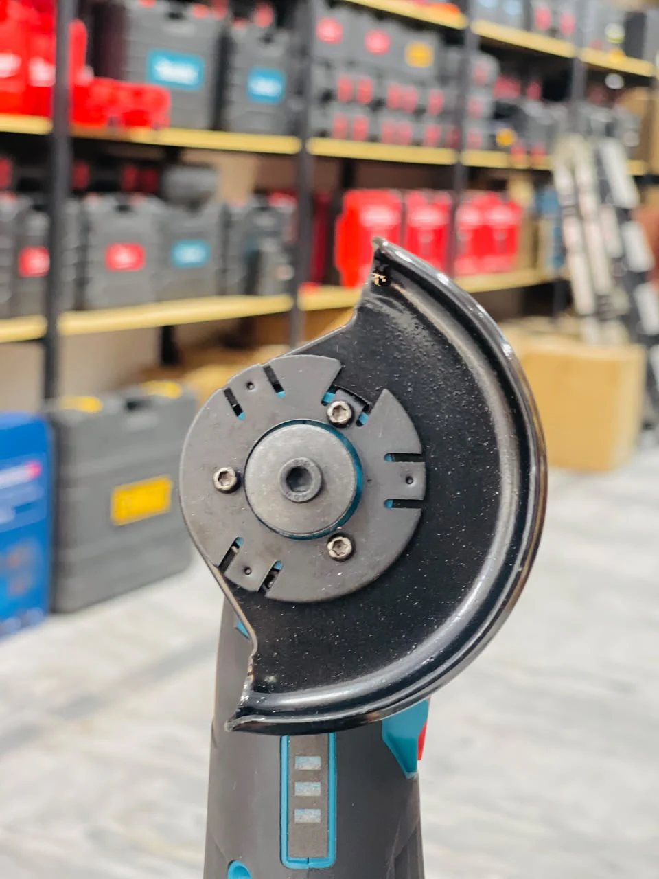 Makita Cordless Mini Angle Grinder – Brushless Dual Battery Cutting Kit