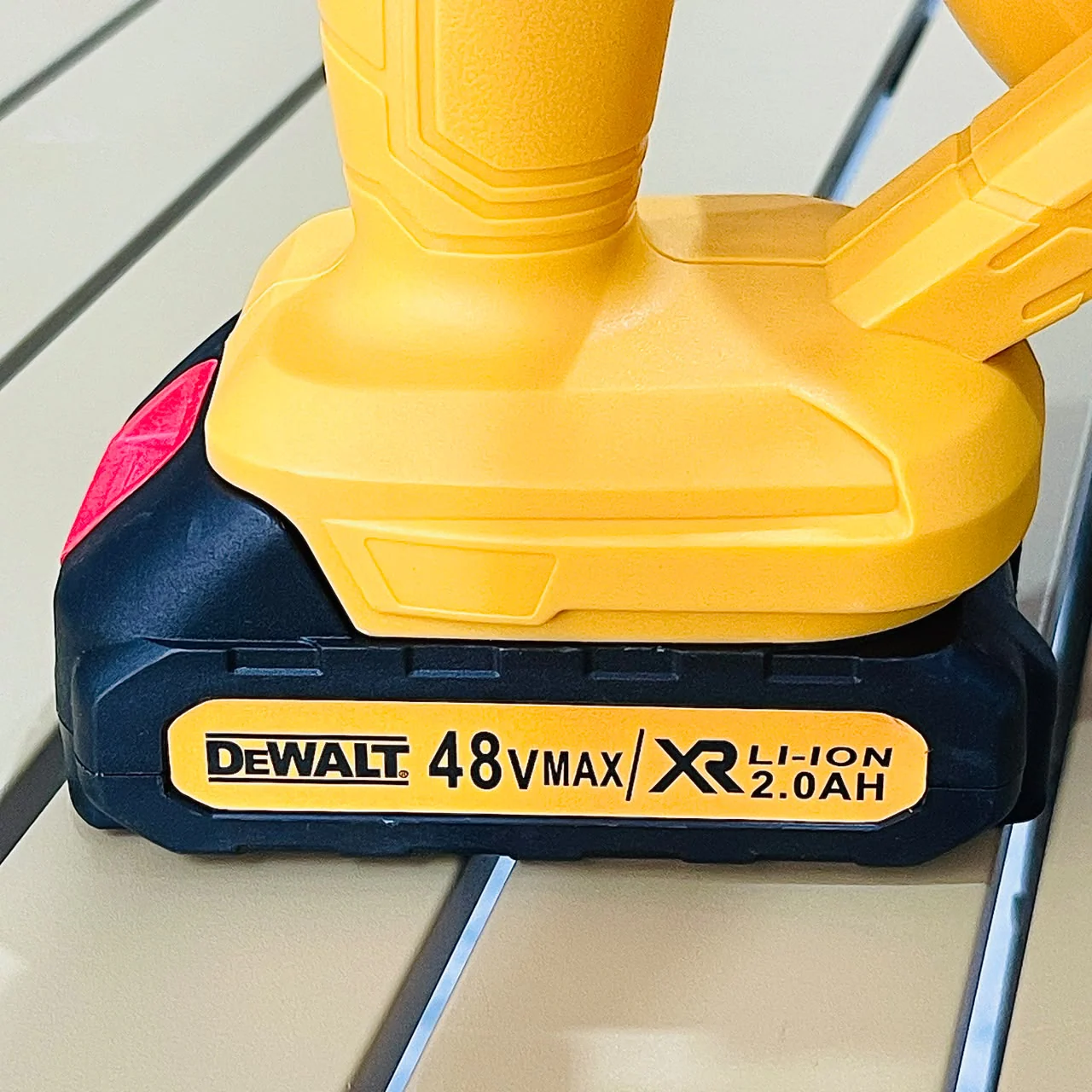 DeWalt 48v Cordless Air Blower – Dual Battery Dust Cleaning Kit