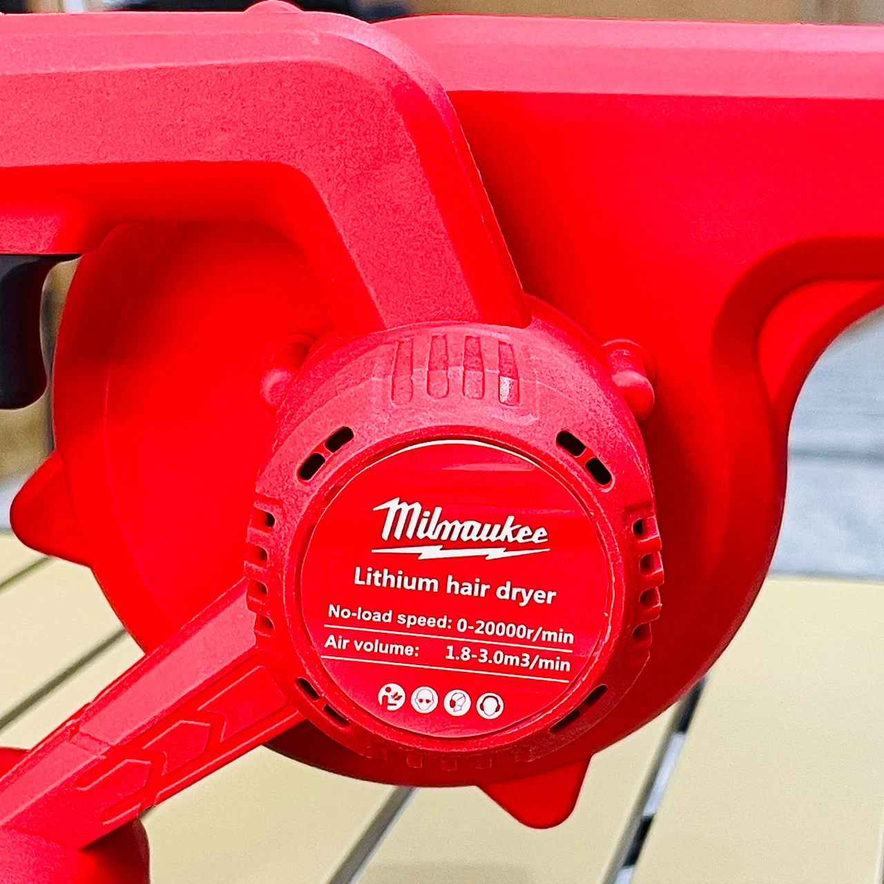 Milwaukee 48 v Cordless Air Blower – Dual Battery Dust Cleaning Kit